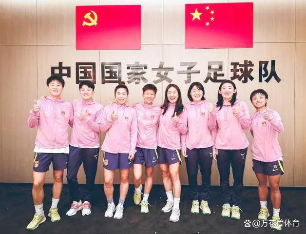 老师撩起裙子让我挺进去